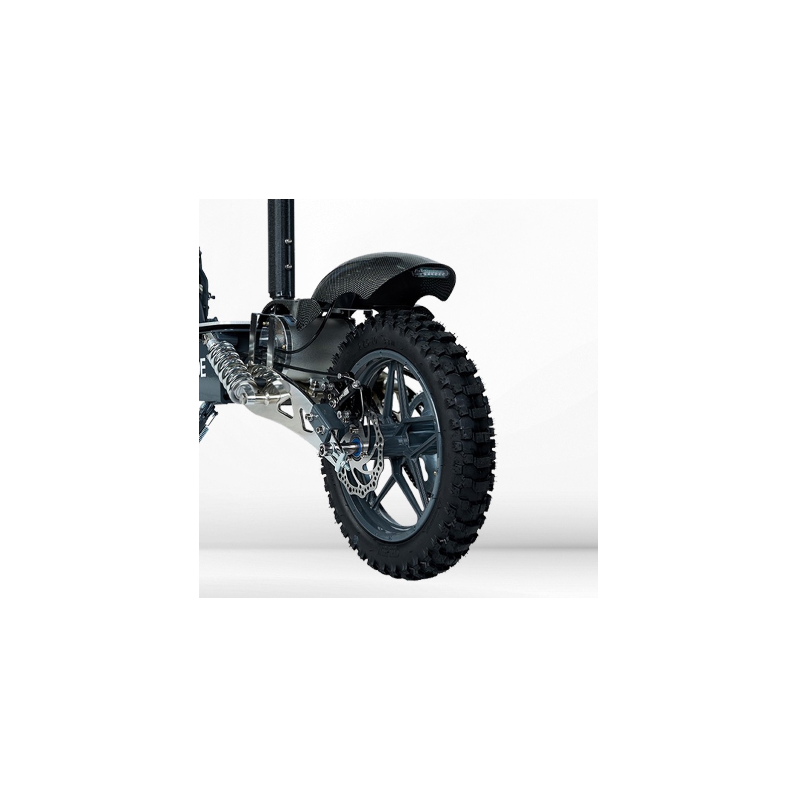 Scooter elétrica com placa de metal Aspide